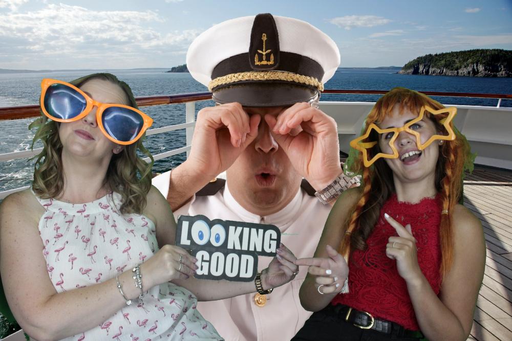DHL South Regional Meeting | View more photos from the event at gallery.myphotoboothexperience.co.uk/u/MyPhotoBoothExperienceLtd/DHL-South-Regional-Meeting